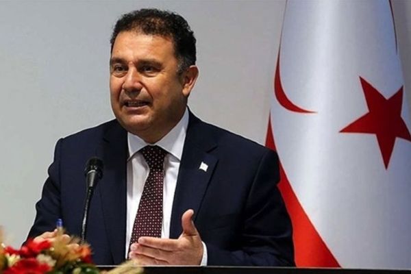 KKTC Başbakanı Ersan Saner hükümetin istifasını sundu