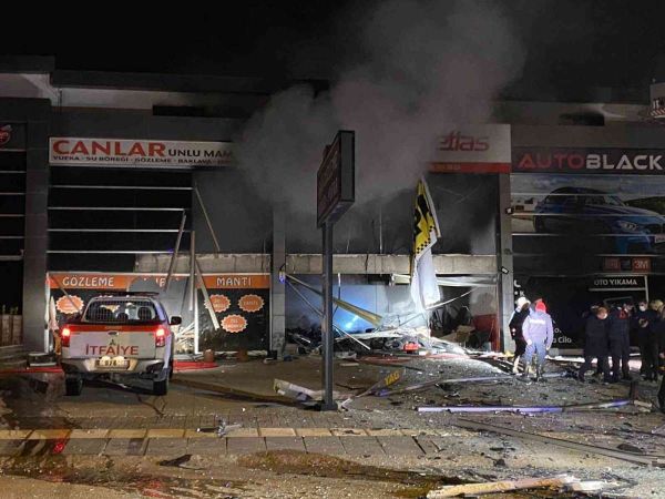 Ankarada oto lastikçi dükkanında patlama
