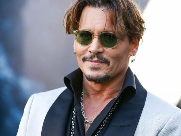 Johnny Depp Karayip Korsanlarına geri dönüyor