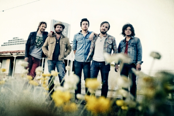 THE WILD FEATHERS 1000