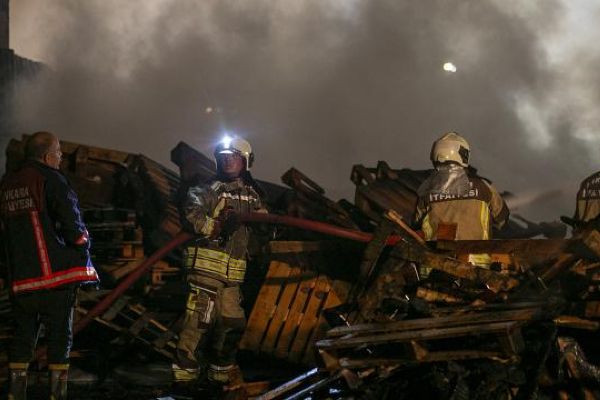 Ankarada palet fabrikasında yangın