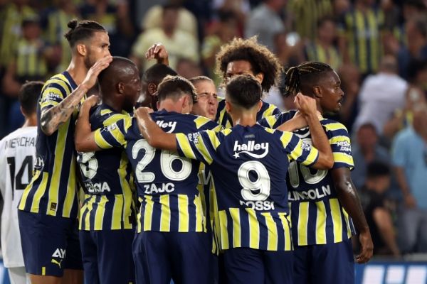 Fenerbahçe, UEFA Avrupa Ligine galibiyetle başladı
